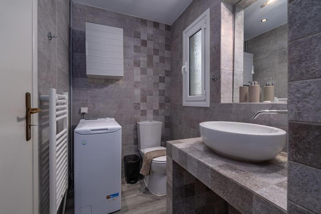 Apartment Peaceful 2 Bedroom In Glyfada Center