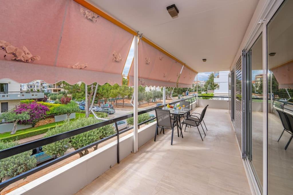 Apartment Peaceful 2 Bedroom In Glyfada Center