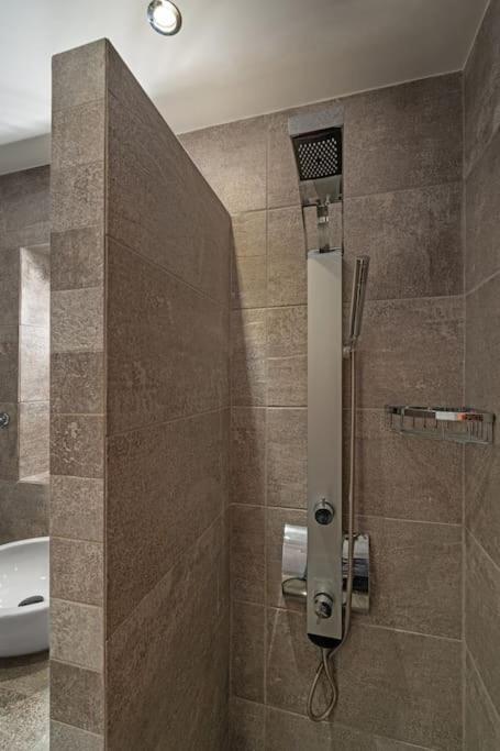 Apartment Peaceful 2 Bedroom In Glyfada Center *