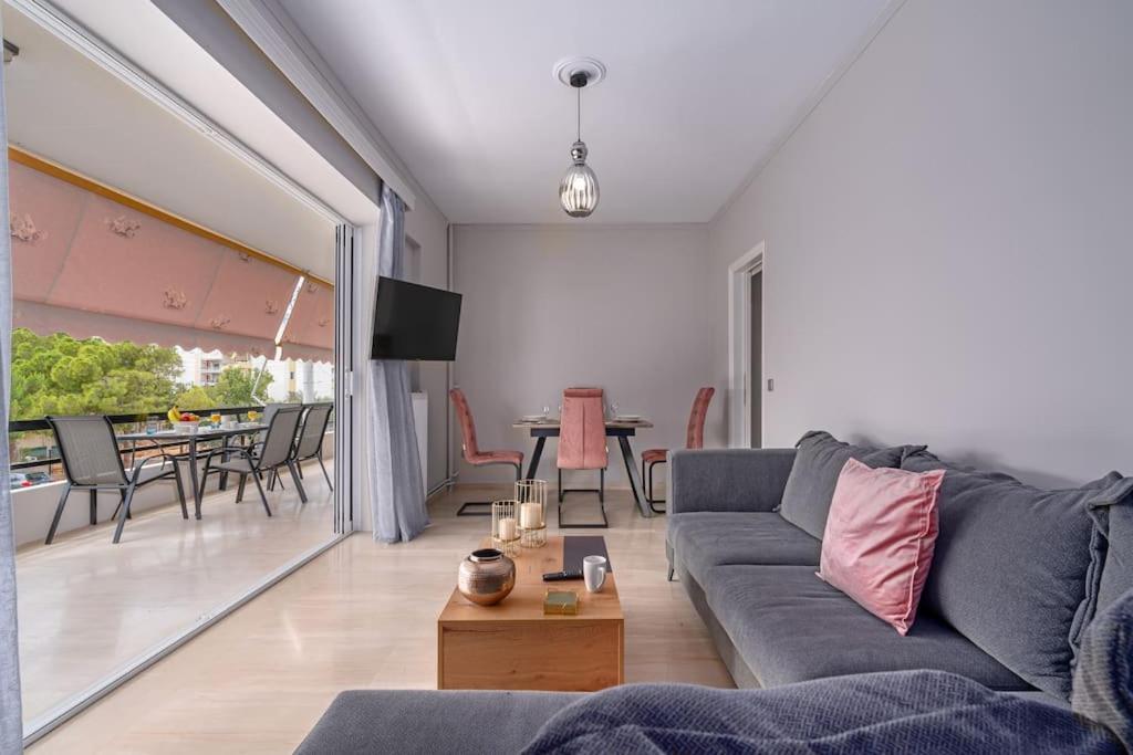 Peaceful 2 Bedroom In Glyfada Center Apartment *