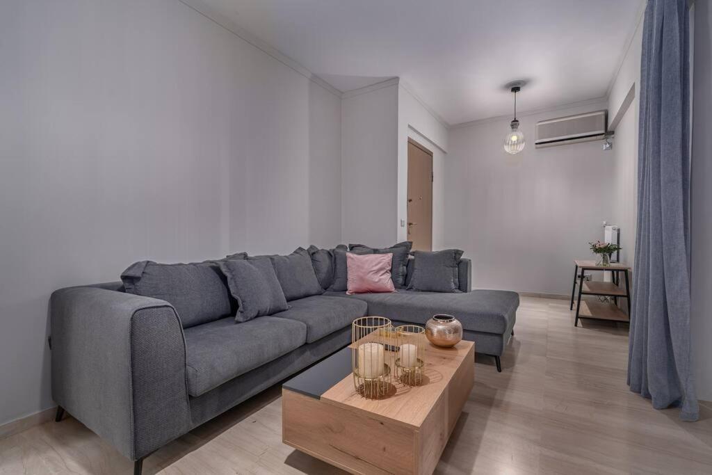 Apartment Peaceful 2 Bedroom In Glyfada Center