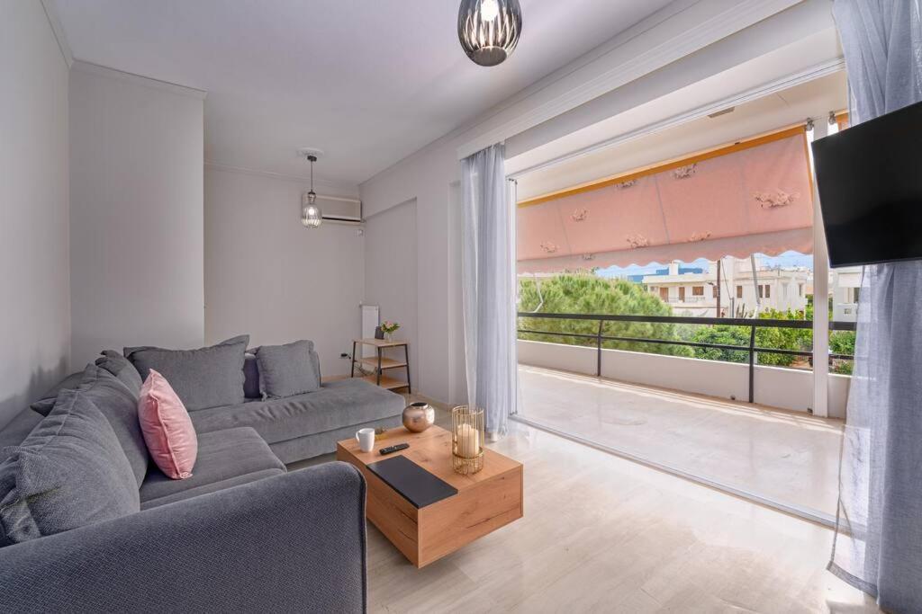 Apartment Peaceful 2 Bedroom In Glyfada Center *