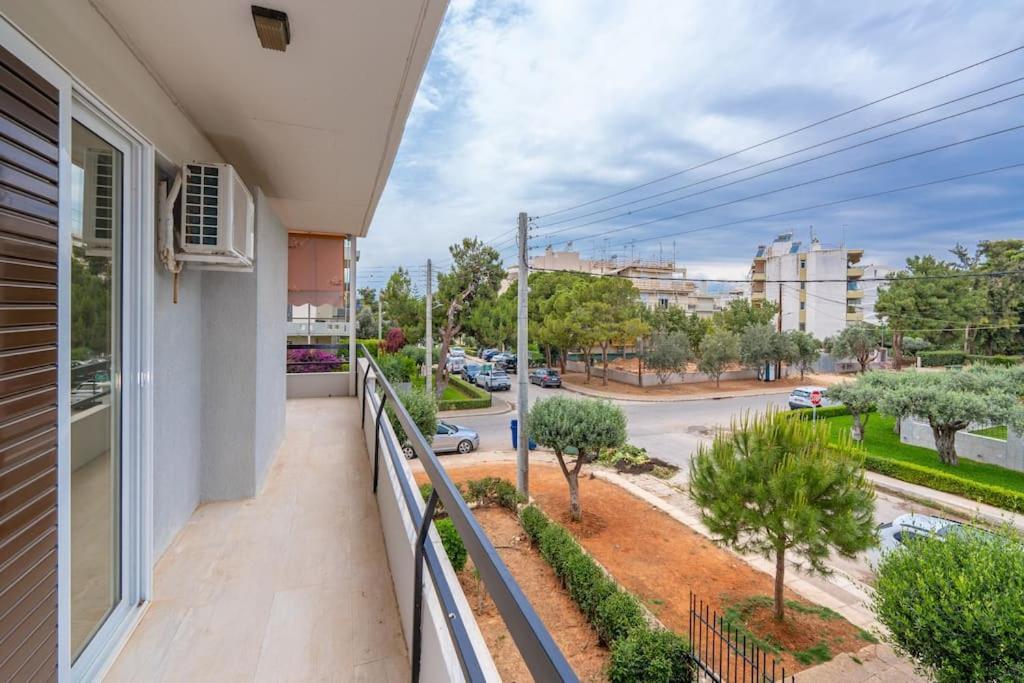 Peaceful 2 Bedroom In Glyfada Center Athens